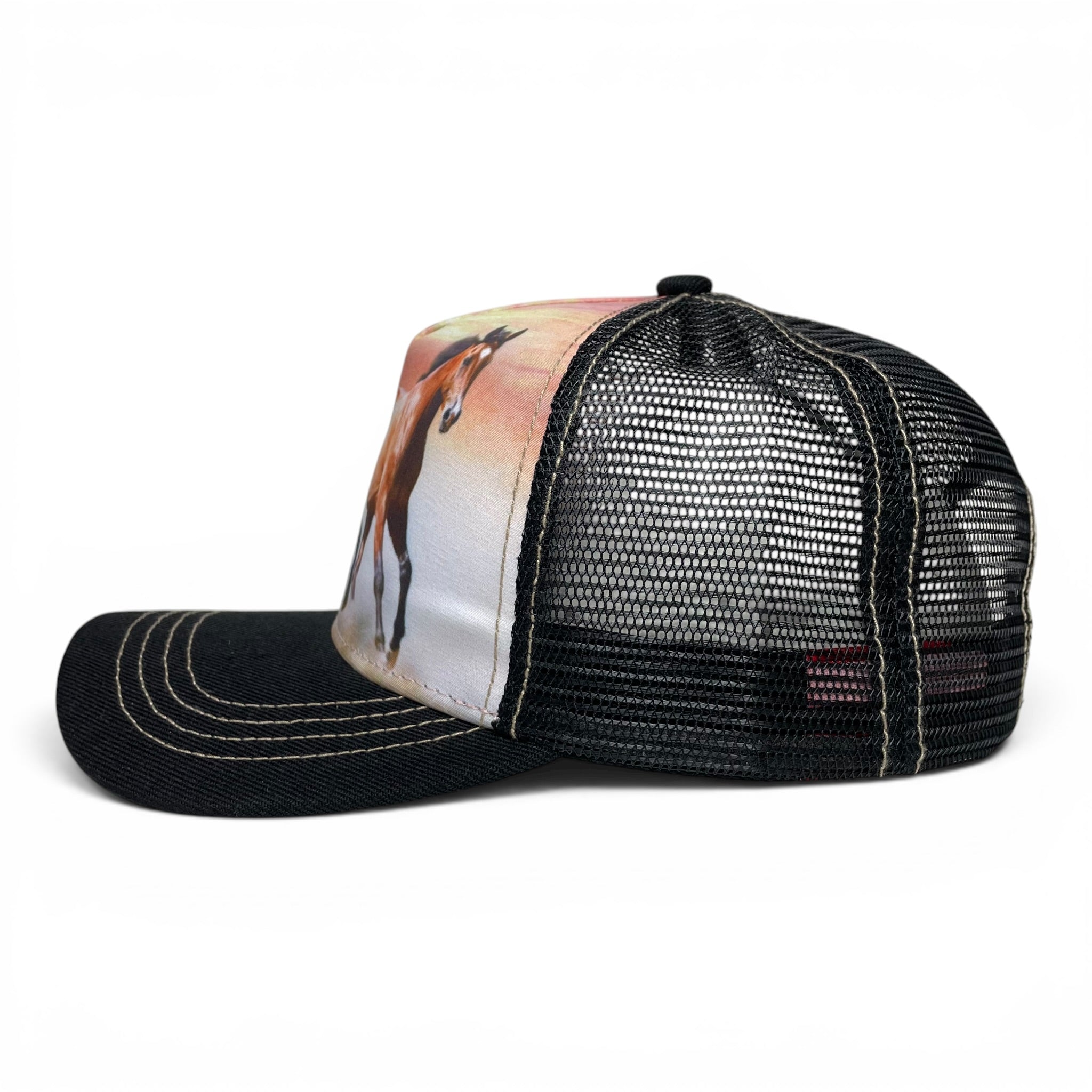 Gorra Dos Caballos Bronco Galopando, Negra, Ajustable, Estilo Ranchero
