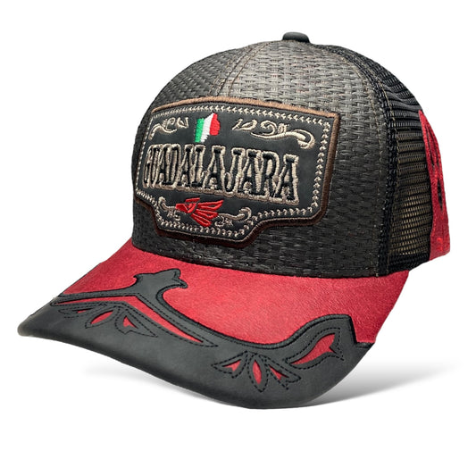 Gorra estilo vaquero con parche bordado de Guadalajara México, diseño rodeo para hombres orgullosos de su cultura.

