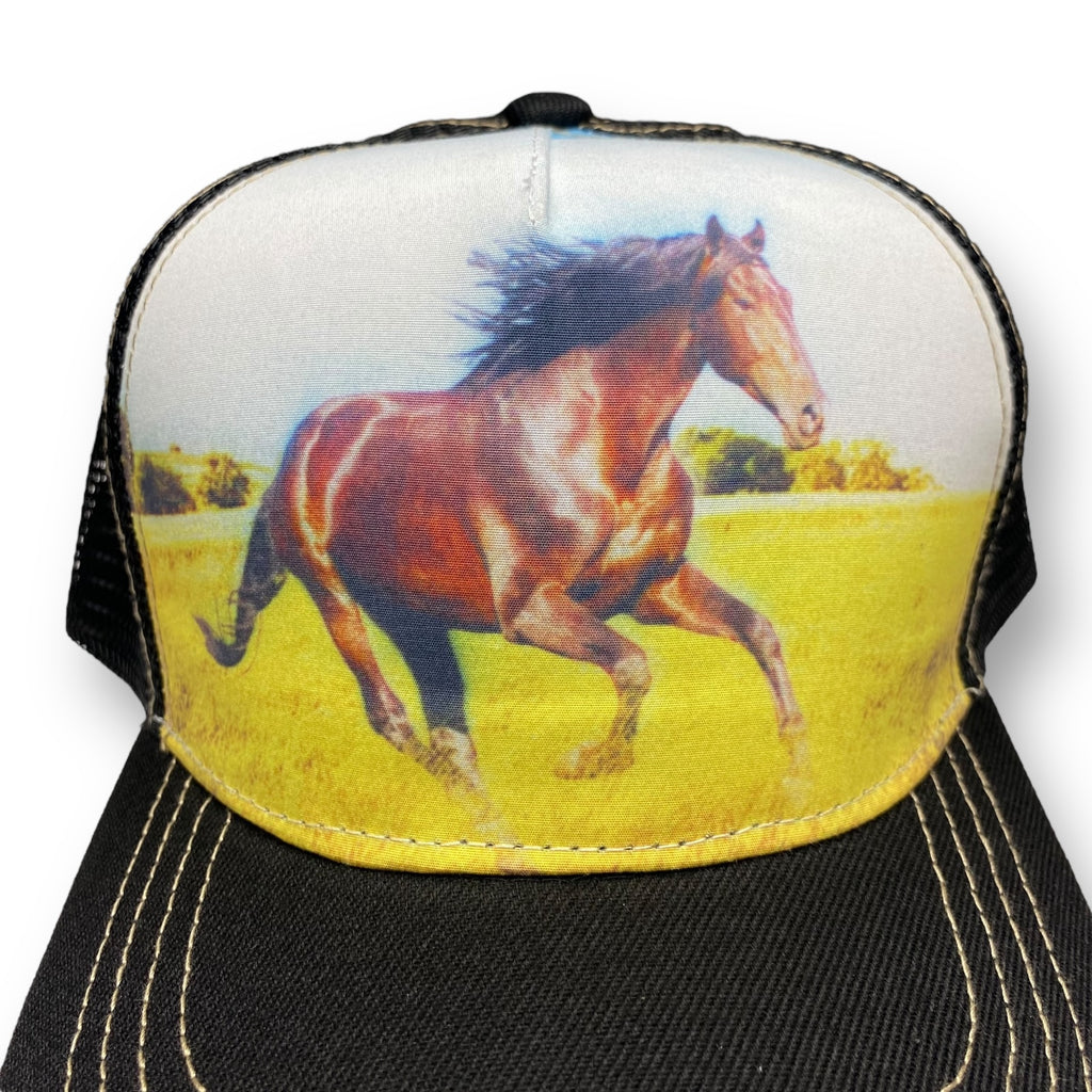 Adjustable Trucker Hat with Horse Bronco Printed Desing, Western Style Cap for Men and Women