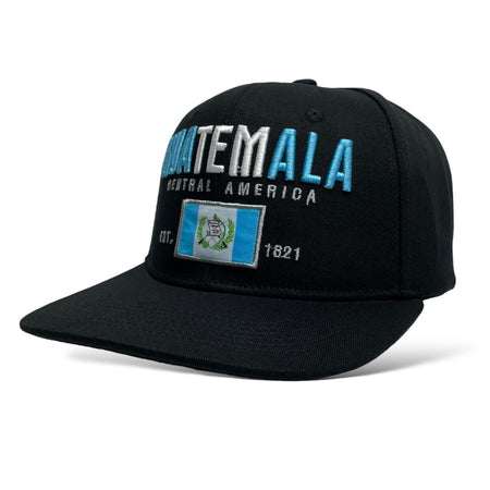 Visera plana de gorra de baseball negra con bandera de Guatemala bordada.