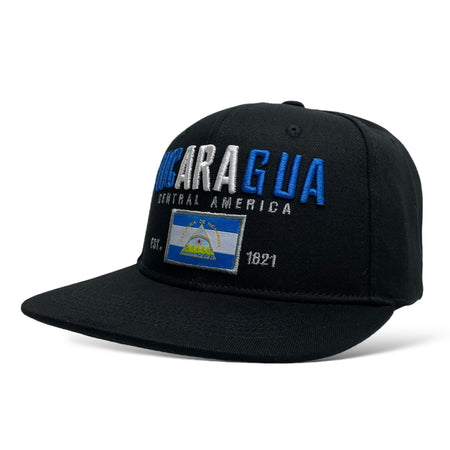 Gorra de baseball con diseño de bandera de Nicaragua y visera plana en negro