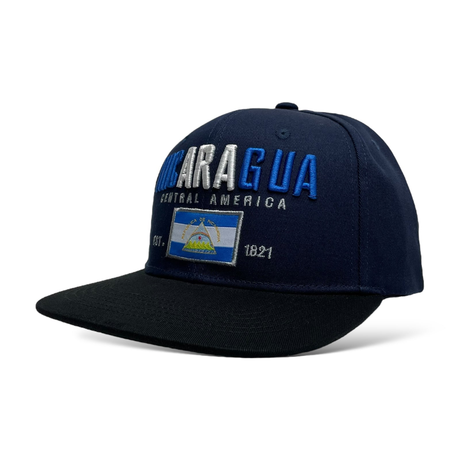 Detalle de la bandera de Nicaragua en gorra de baseball snapback navy.