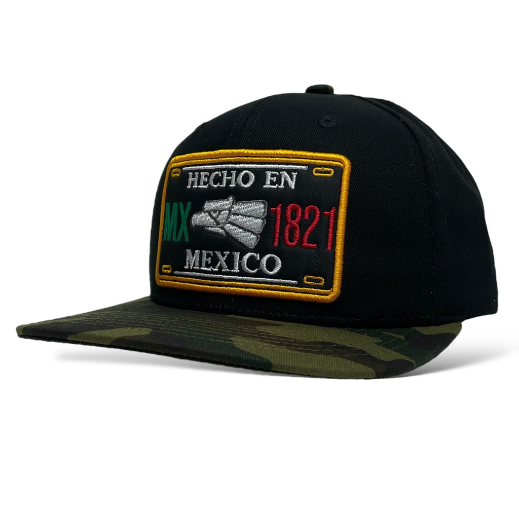 Hecho en Mexico Eagle Embroidered Snapback Cap, Flat Brim Black/Camo