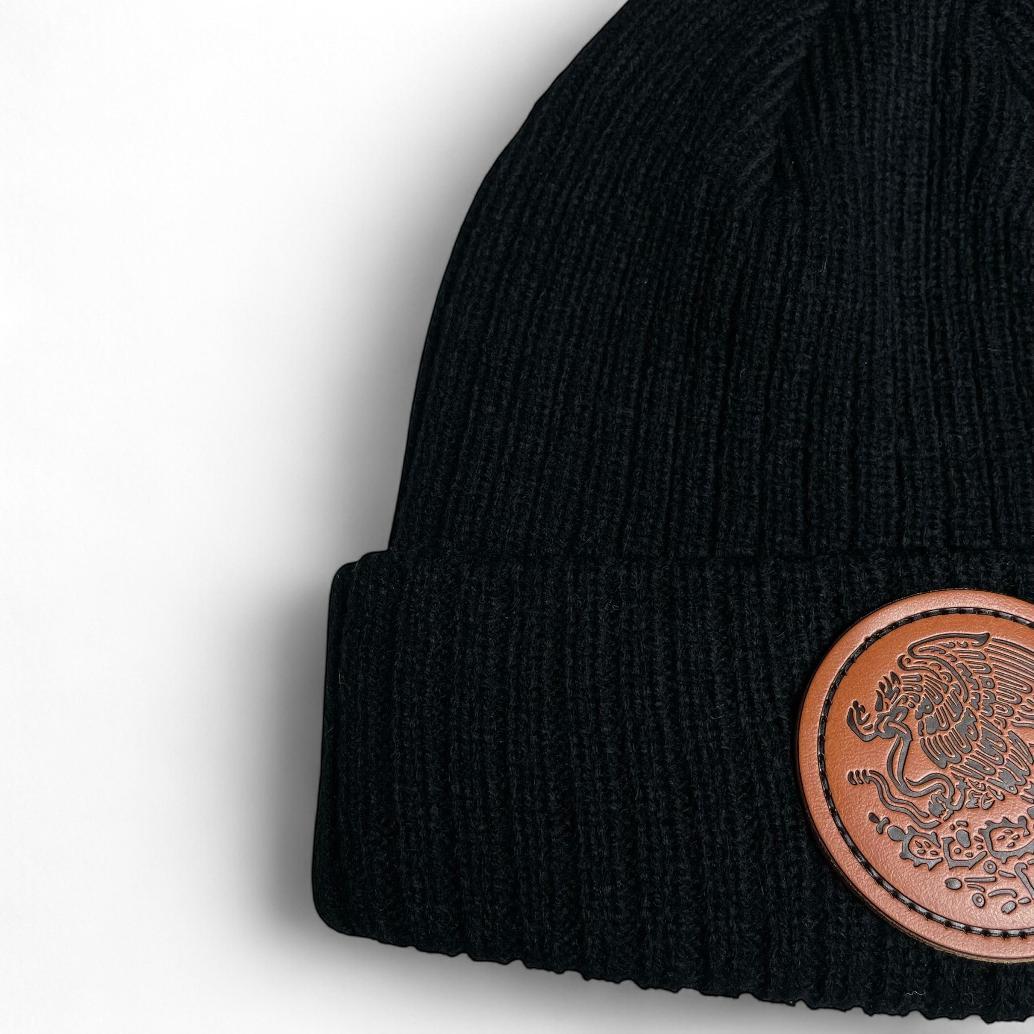 Gorro de Invierno Negro con Parche de Cuero Águila de México