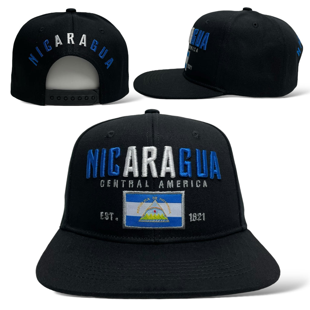 Gorra de baseball negra con bandera de Nicaragua en visera plana