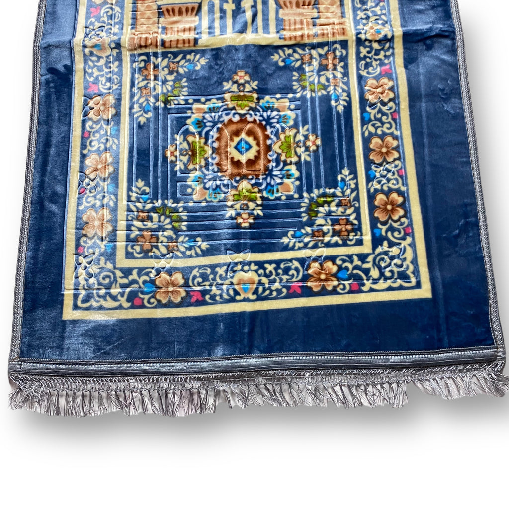 Traditional design Islamic Prayer Mat